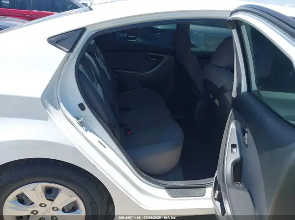 5NPDH4AE3GH789611 2016 HYUNDAI ELANTRA - Image 8