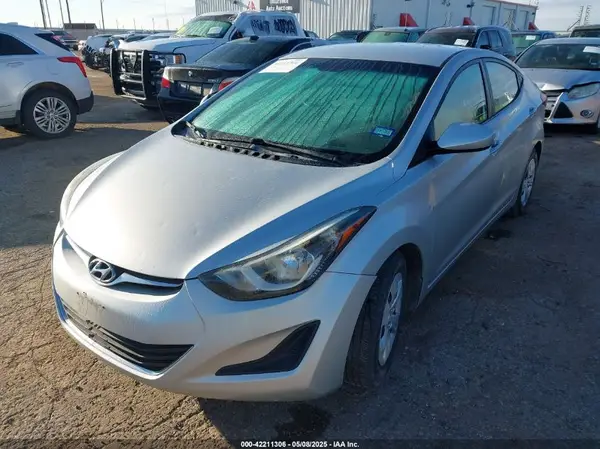 5NPDH4AE3GH792606 2016 HYUNDAI ELANTRA - Image 2