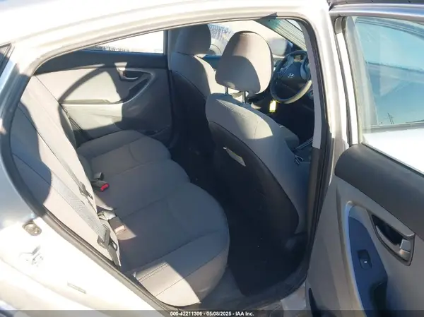 5NPDH4AE3GH792606 2016 HYUNDAI ELANTRA - Image 8