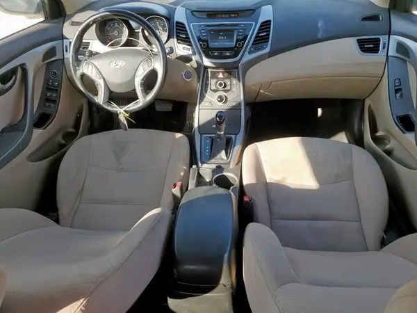 5NPDH4AE3GH792881 2016 HYUNDAI ELANTRA - Image 8