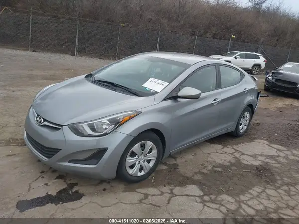 5NPDH4AE3GH795375 2016 HYUNDAI ELANTRA - Image 2