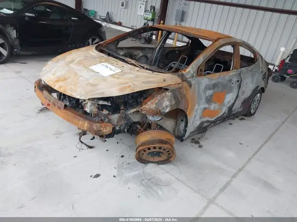 5NPDH4AE3GH795389 2016 HYUNDAI ELANTRA - Image 2