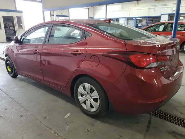 5NPDH4AE3GH795456 2016 HYUNDAI ELANTRA - Image 2