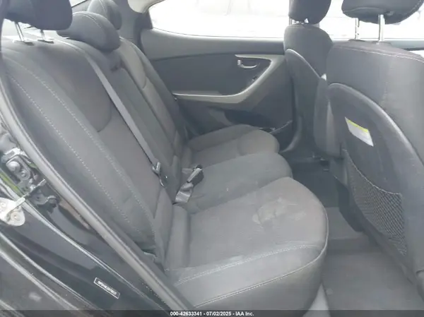 5NPDH4AE3GH796137 2016 HYUNDAI ELANTRA - Image 8