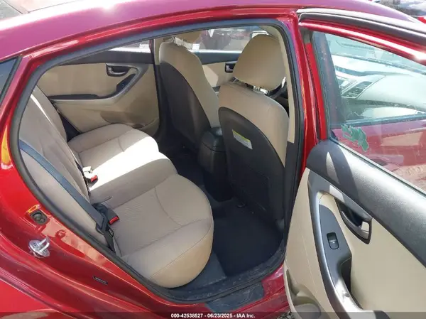 5NPDH4AE3GH796221 2016 HYUNDAI ELANTRA - Image 8