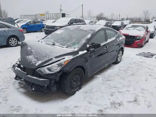 5NPDH4AE3GH796557 2016 HYUNDAI ELANTRA - Image 2