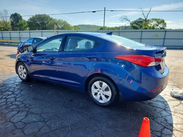 5NPDH4AE3GH797031 2016 HYUNDAI ELANTRA - Image 2