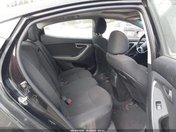 5NPDH4AE3GH797286 2016 HYUNDAI ELANTRA - Image 8