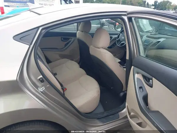 5NPDH4AE3GH797921 2016 HYUNDAI ELANTRA - Image 8