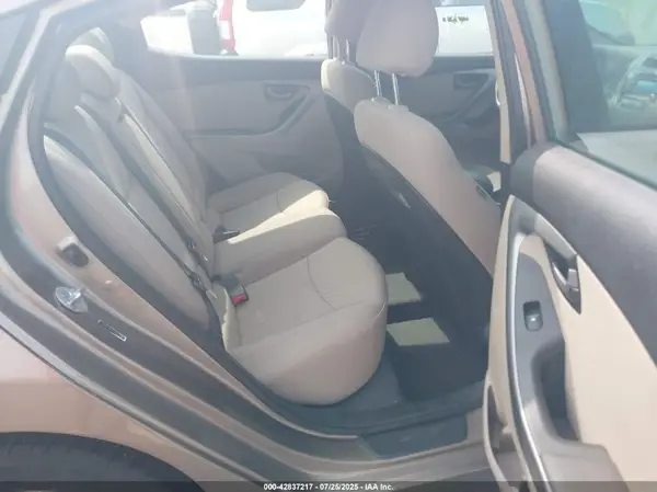 5NPDH4AE4GH652998 2016 HYUNDAI ELANTRA - Image 8