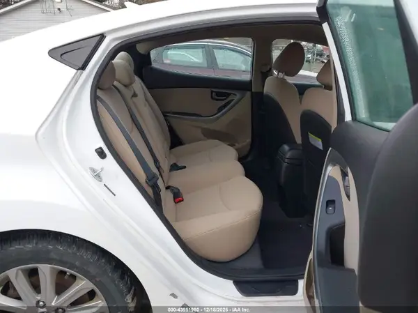 5NPDH4AE4GH653469 2016 HYUNDAI ELANTRA - Image 8