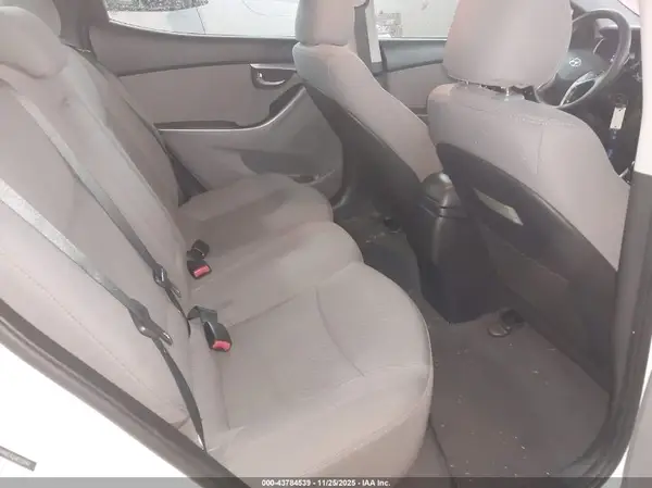 5NPDH4AE4GH655044 2016 HYUNDAI ELANTRA - Image 8