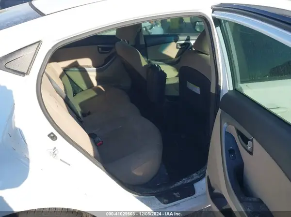 5NPDH4AE4GH656369 2016 HYUNDAI ELANTRA - Image 8