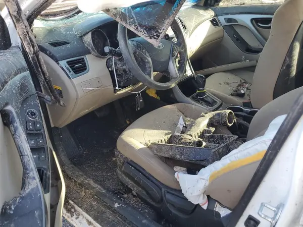 5NPDH4AE4GH656579 2016 HYUNDAI ELANTRA - Image 8