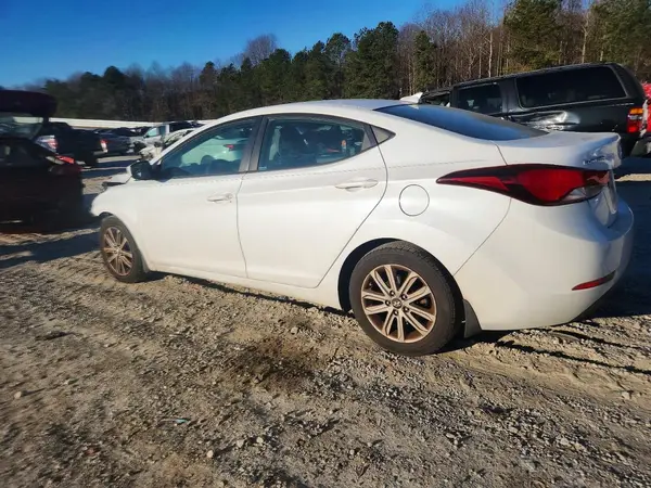 5NPDH4AE4GH656582 2016 HYUNDAI ELANTRA - Image 2