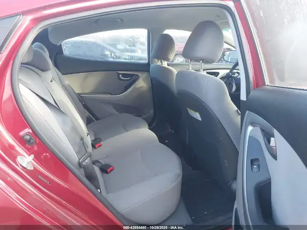 5NPDH4AE4GH657120 2016 HYUNDAI ELANTRA - Image 8