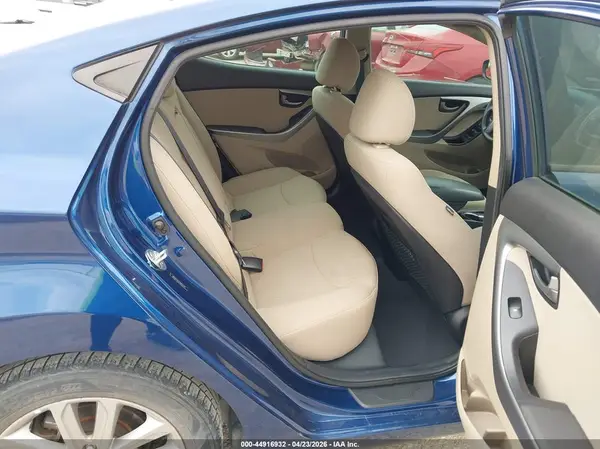 5NPDH4AE4GH657442 2016 HYUNDAI ELANTRA - Image 8