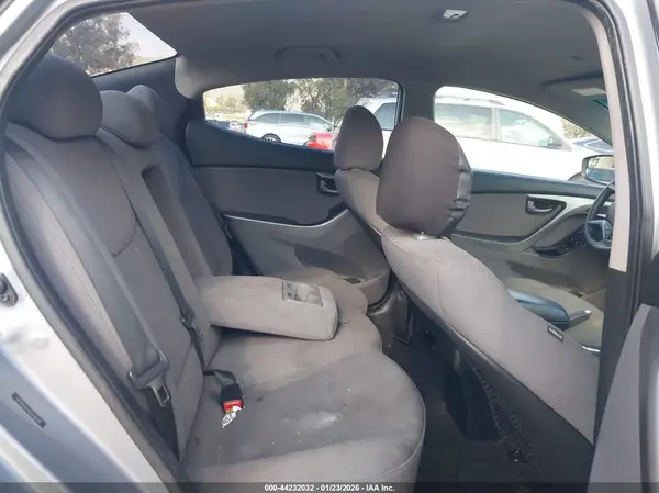 5NPDH4AE4GH658249 2016 HYUNDAI ELANTRA - Image 8