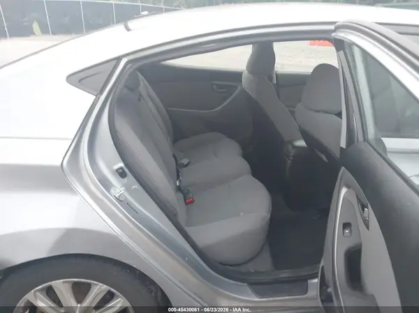 5NPDH4AE4GH659739 2016 HYUNDAI ELANTRA - Image 8