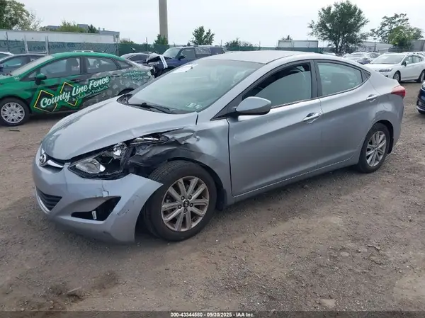 5NPDH4AE4GH660132 2016 HYUNDAI ELANTRA - Image 2