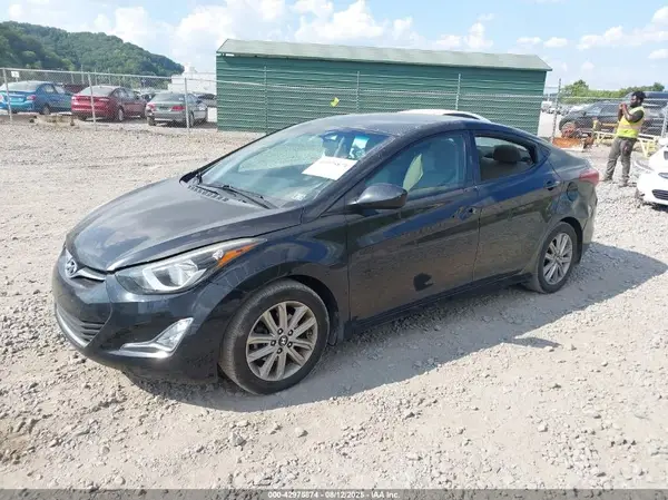 5NPDH4AE4GH661281 2016 HYUNDAI ELANTRA - Image 2