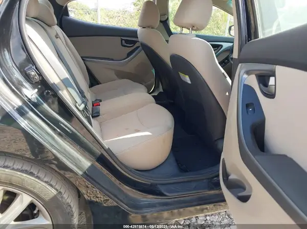 5NPDH4AE4GH661281 2016 HYUNDAI ELANTRA - Image 8