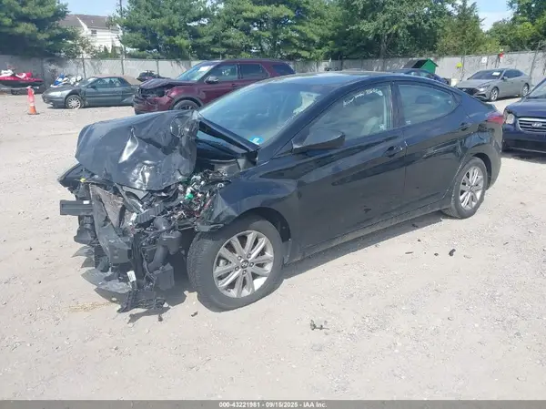 5NPDH4AE4GH661331 2016 HYUNDAI ELANTRA - Image 2