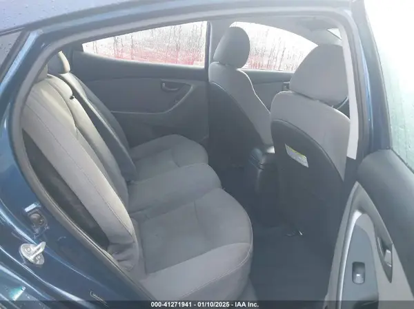 5NPDH4AE4GH662687 2016 HYUNDAI ELANTRA - Image 8