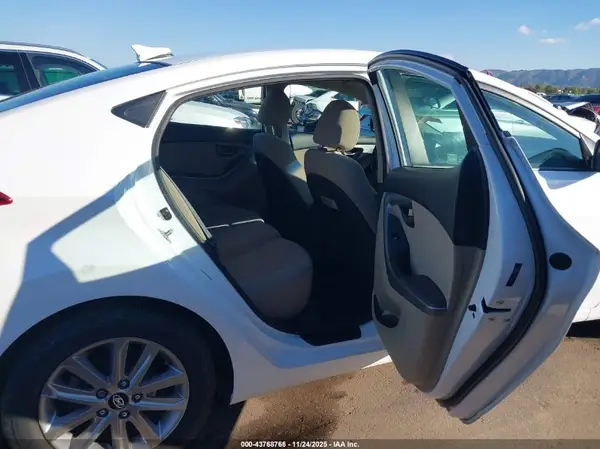 5NPDH4AE4GH662799 2016 HYUNDAI ELANTRA - Image 8