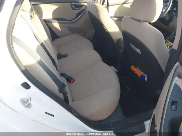 5NPDH4AE4GH664357 2016 HYUNDAI ELANTRA - Image 8