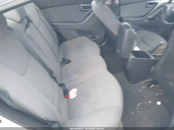 5NPDH4AE4GH664360 2016 HYUNDAI ELANTRA - Image 8