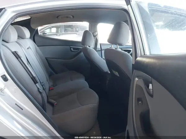 5NPDH4AE4GH665346 2016 HYUNDAI ELANTRA - Image 8