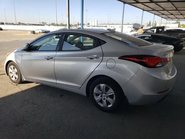 5NPDH4AE4GH667050 2016 HYUNDAI ELANTRA - Image 2
