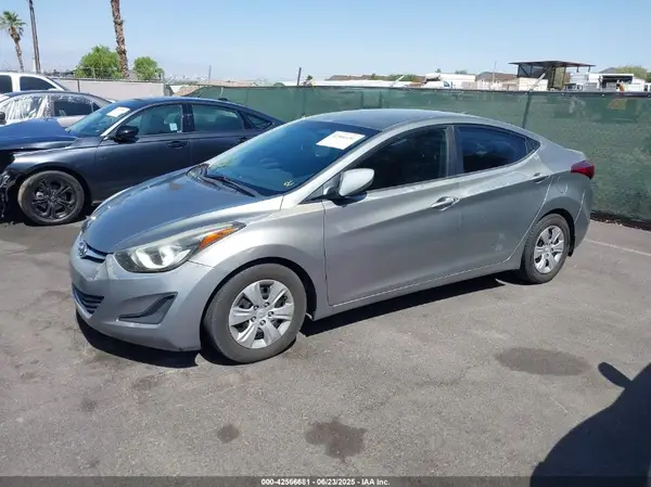 5NPDH4AE4GH667453 2016 HYUNDAI ELANTRA - Image 2