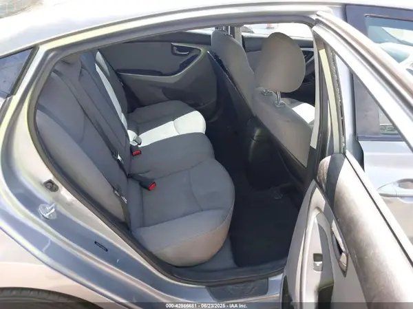 5NPDH4AE4GH667453 2016 HYUNDAI ELANTRA - Image 8