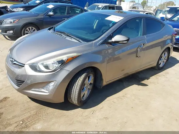 5NPDH4AE4GH668022 2016 HYUNDAI ELANTRA - Image 2