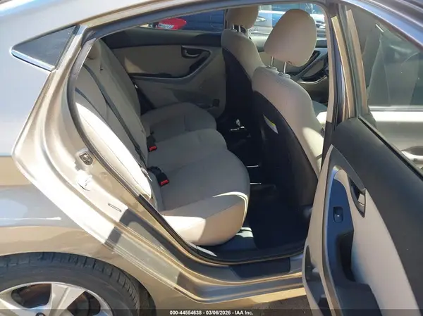 5NPDH4AE4GH668022 2016 HYUNDAI ELANTRA - Image 8