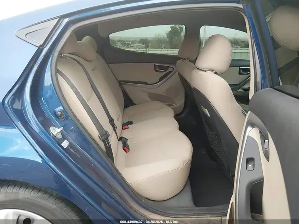5NPDH4AE4GH668120 2016 HYUNDAI ELANTRA - Image 8