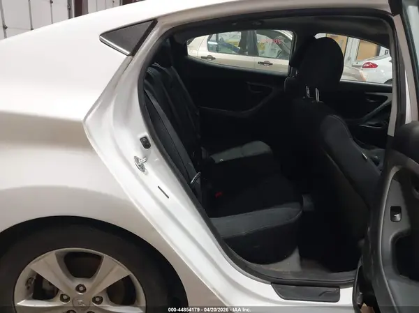 5NPDH4AE4GH670515 2016 HYUNDAI ELANTRA - Image 8
