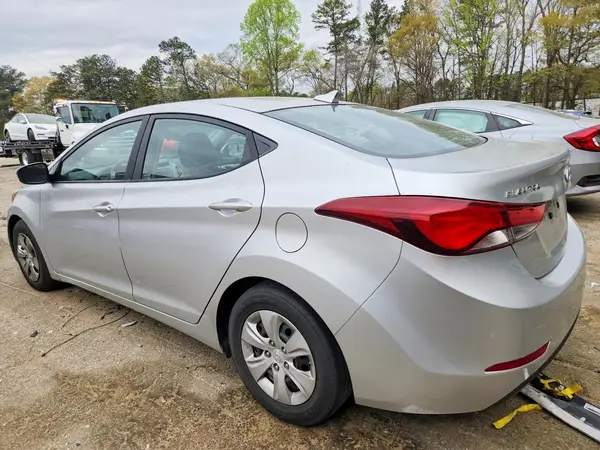 5NPDH4AE4GH674483 2016 HYUNDAI ELANTRA - Image 2