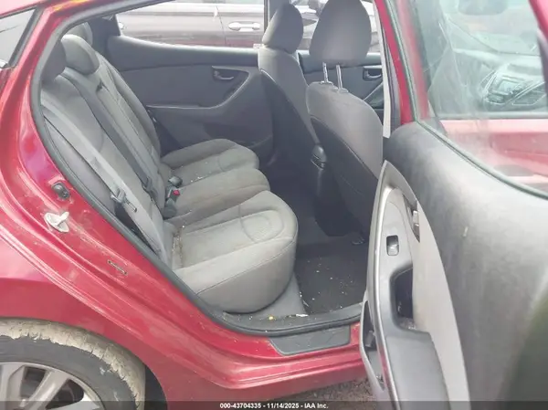 5NPDH4AE4GH677996 2016 HYUNDAI ELANTRA - Image 8