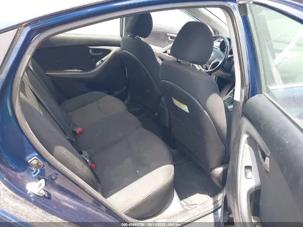 5NPDH4AE4GH682194 2016 HYUNDAI ELANTRA - Image 8