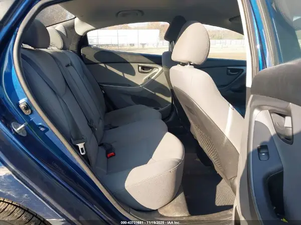 5NPDH4AE4GH683748 2016 HYUNDAI ELANTRA - Image 8