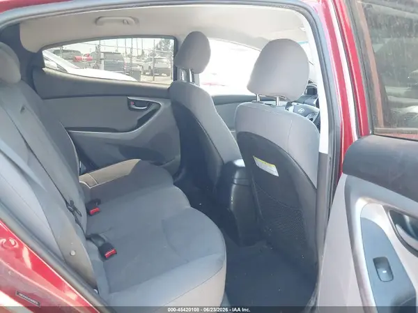5NPDH4AE4GH686035 2016 HYUNDAI ELANTRA - Image 8