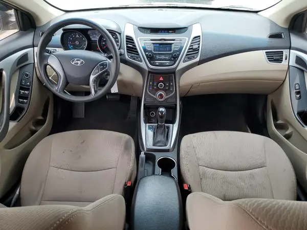 5NPDH4AE4GH686293 2016 HYUNDAI ELANTRA - Image 8
