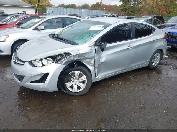5NPDH4AE4GH692501 2016 HYUNDAI ELANTRA - Image 2