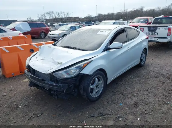 5NPDH4AE4GH695558 2016 HYUNDAI ELANTRA - Image 2