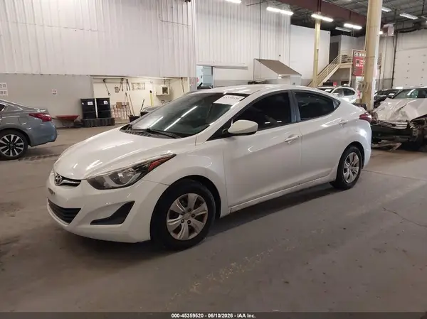 5NPDH4AE4GH695589 2016 HYUNDAI ELANTRA - Image 2