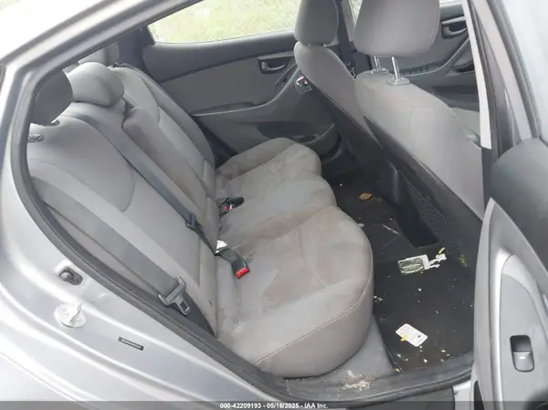 5NPDH4AE4GH695950 2016 HYUNDAI ELANTRA - Image 8