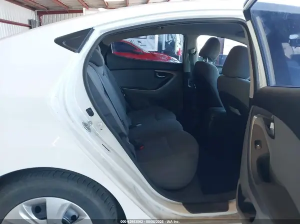 5NPDH4AE4GH696273 2016 HYUNDAI ELANTRA - Image 8